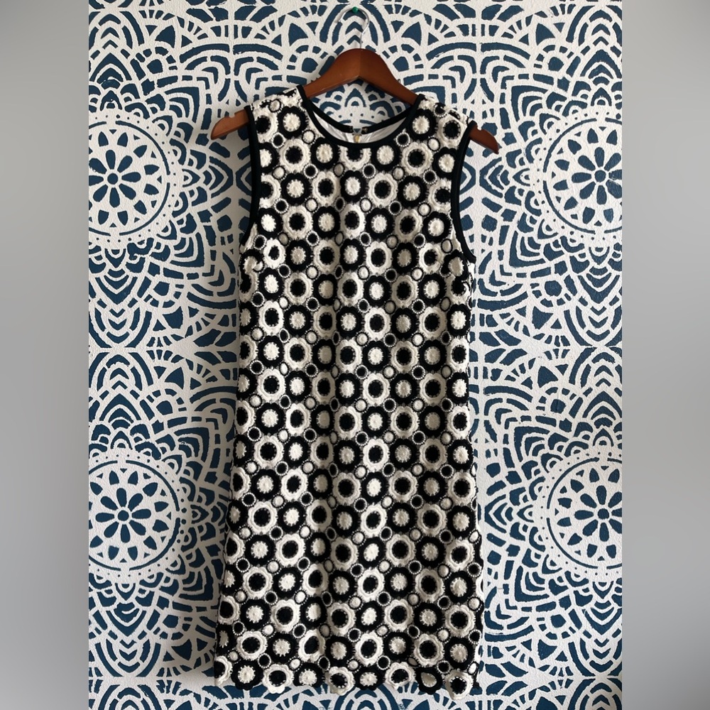 Kate Spade size 6 Black and White crochet style cocktail dress